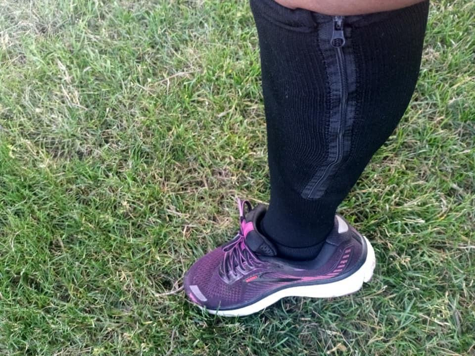 Zip-up compression socks